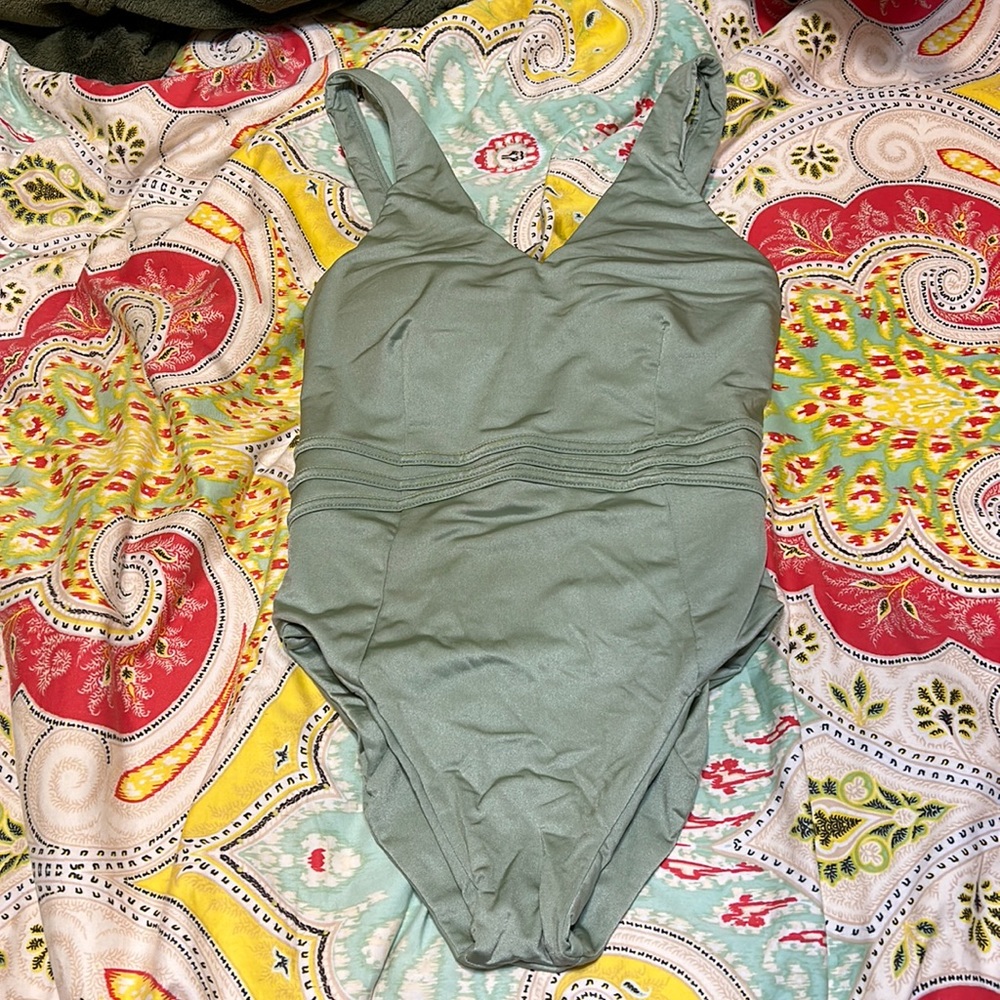 Buffbunny pleath the fifth swimsuit